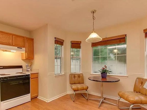 4th image of 1416 W 40th St
