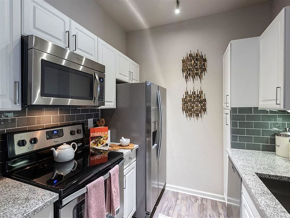 1st image of 910 Texas St #2634