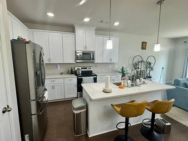 269 Netherlands Blvd — Photo 3