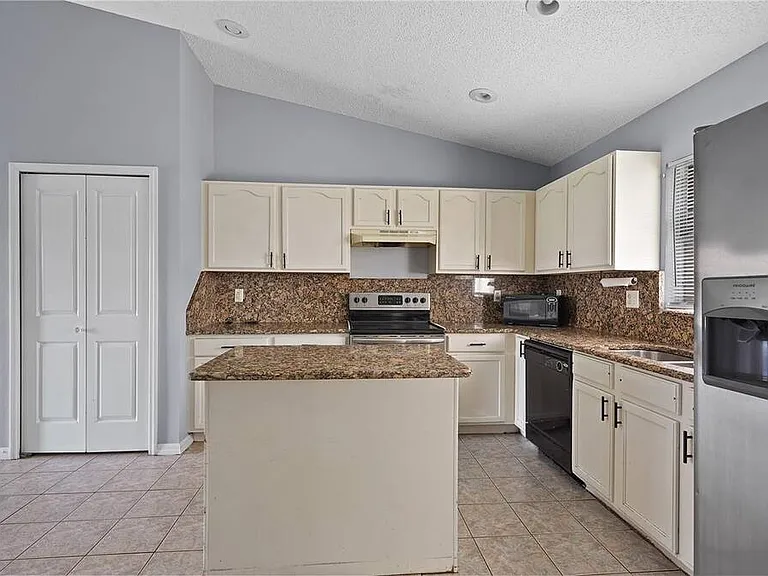 568 Kingfisher Dr — Photo 19
