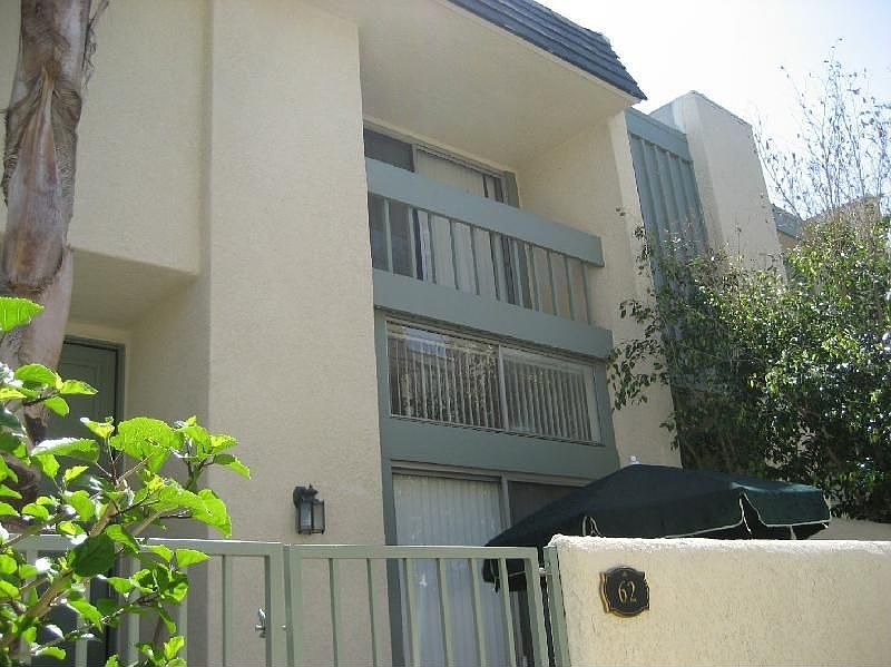 Front of townhome