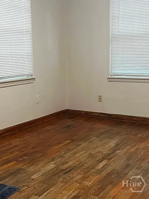 2 bed, 1.0 bath, 675 sqft, $850 — Photo 2