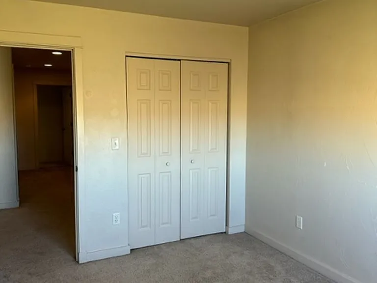 923 Saxon Way — Photo 20
