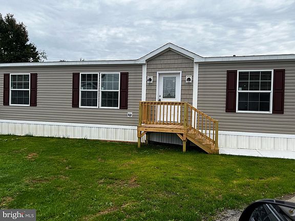 2nd image of 14 Hazel Cir