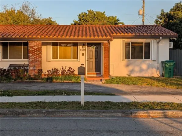 1037 SW 76th Ave, Miami, FL 33144