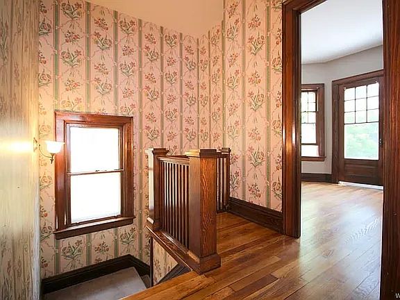 5th image of 61 Florence Ave Floor 2