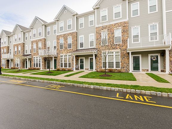 2nd image of 13 Jasmine Ln