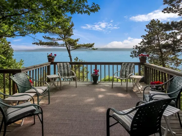 1503 Woodsmere Hills Dr, Frankfort, MI 49635