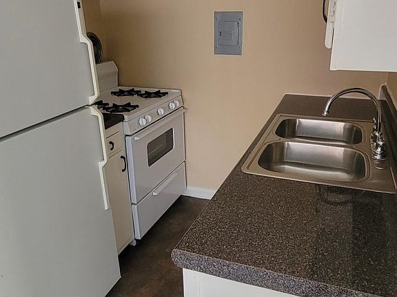 3rd image of 504 N Ardmore Ave #A