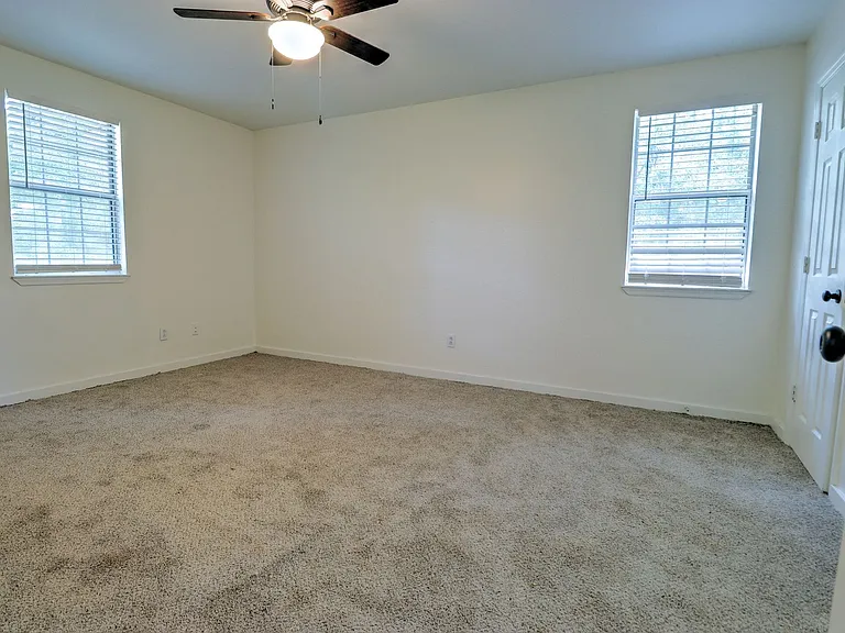 170 Westwood Dr — Photo 23