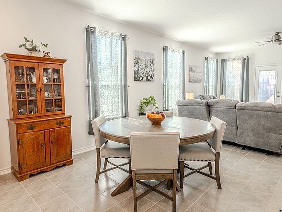 4th image of 404 Sambar Bay Drive