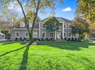 21 Pitney Ct, Basking Ridge, NJ 07920