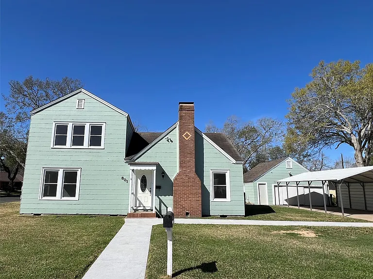 801 Avenue F — Photo 41