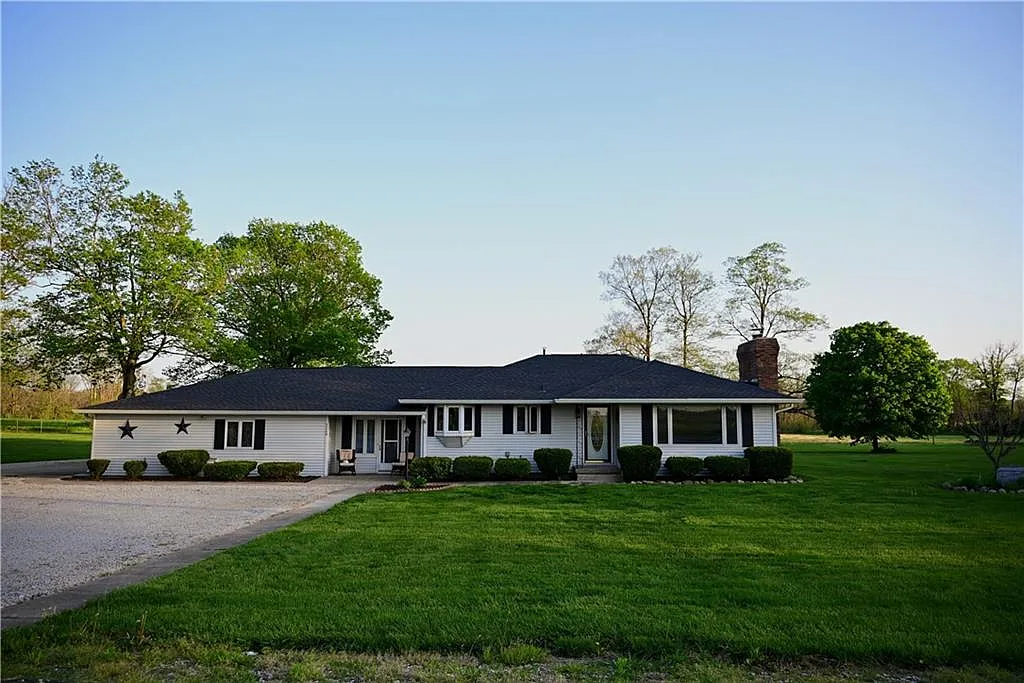 1169 W County Road 800 N photo 1