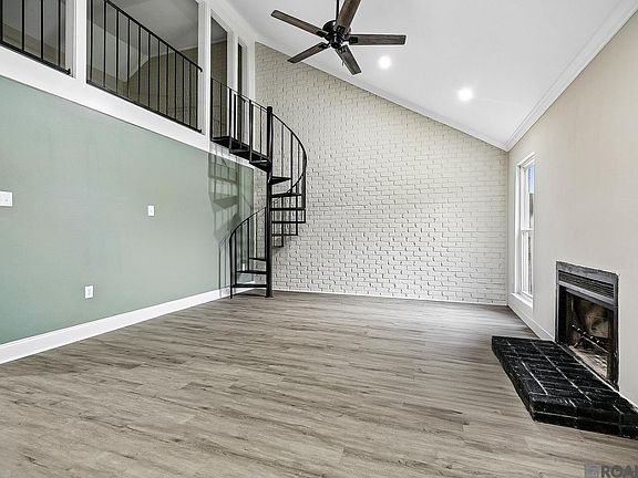 3rd image of 8724 Pecan Tree Dr