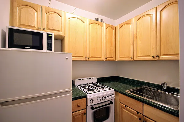 Rented by Compass | media 16