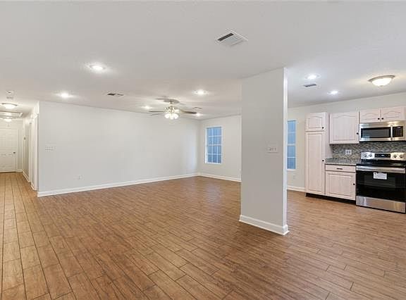 3rd image of 408 Fos Ave