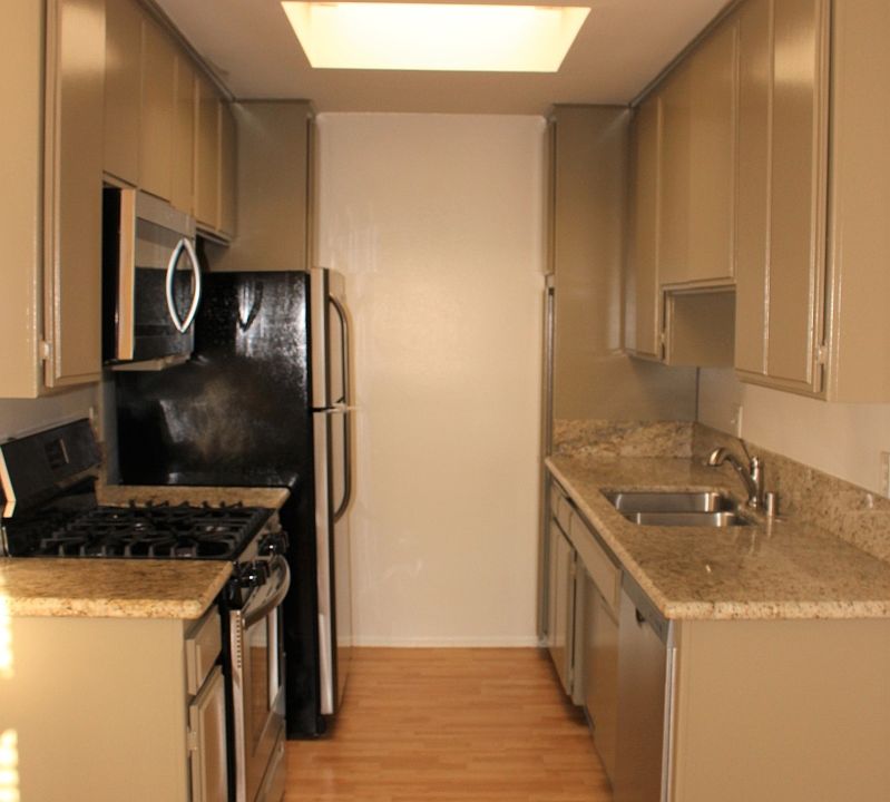 2nd image of 1550 Armacost Ave APT 202