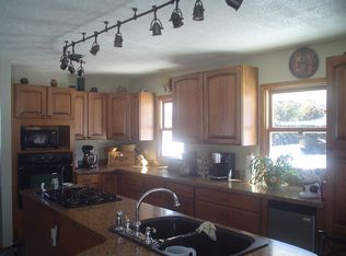 W11120 Sunset Valley Rd, Crivitz, WI 54114