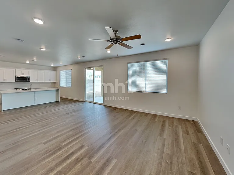 12638 W Flynn Ln — Photo 7