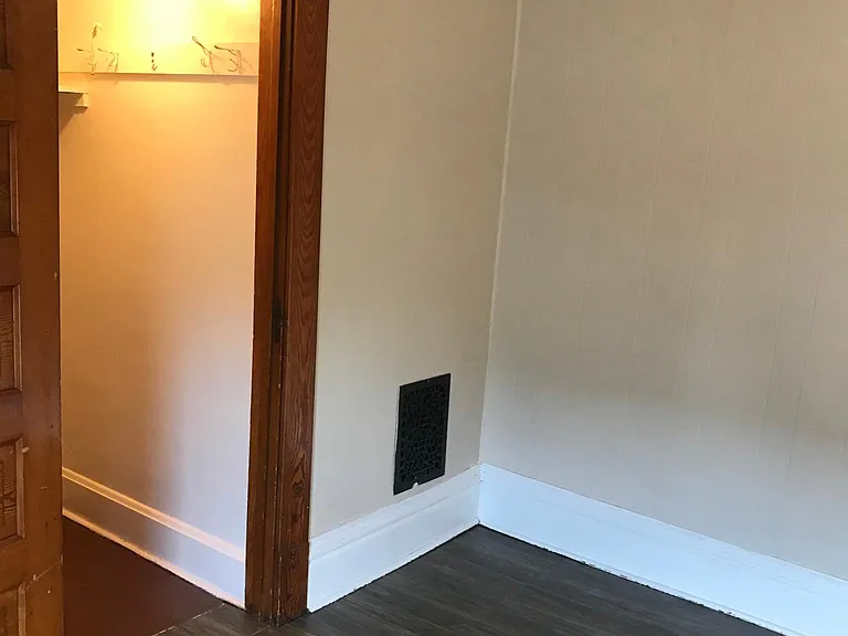 106 Patton St #UPSTAIRS — Photo 28