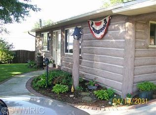 635 Lake Dr, Coldwater, MI 49036