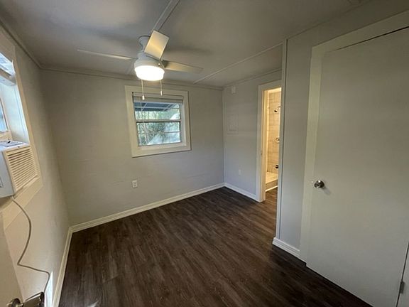 5th image of 823 NW 4th Ave