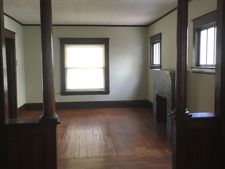 1st image of 105 Casterton Ave