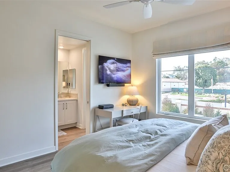 3319 Doheny Way — Photo 31