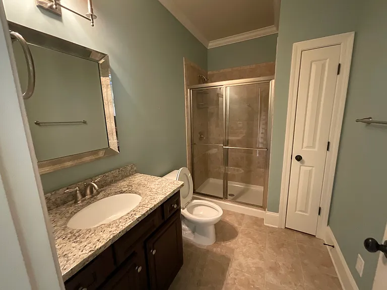 1520 Parkside Dr — Photo 4