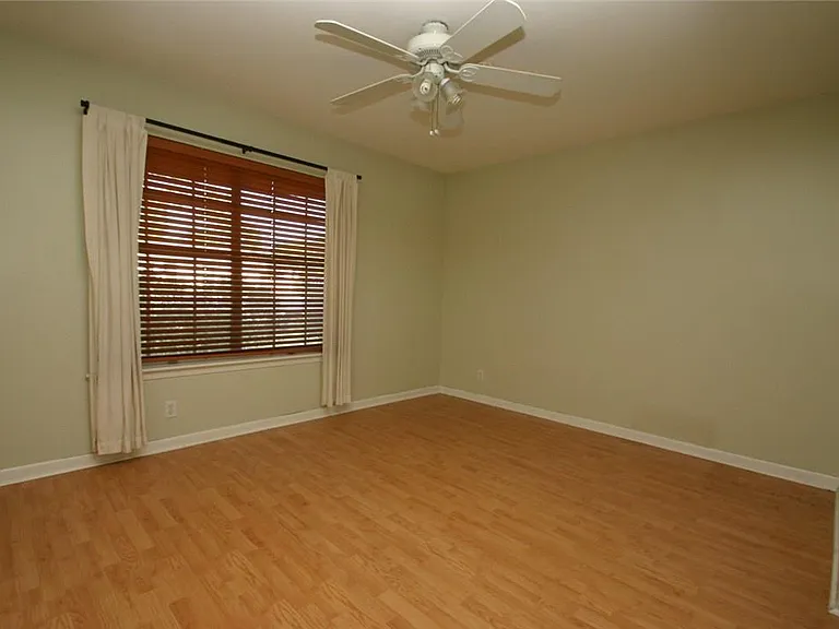 6702 Isabelle Dr — Photo 9