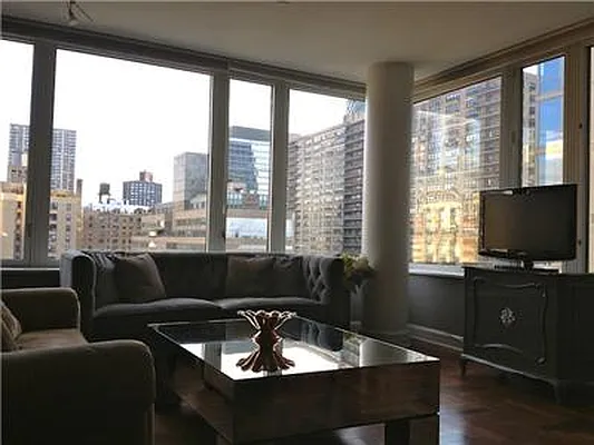 Rented by R New York | media 26