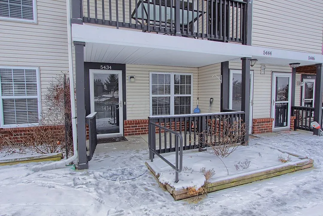 5434 Cedar Springs Rd photo 1