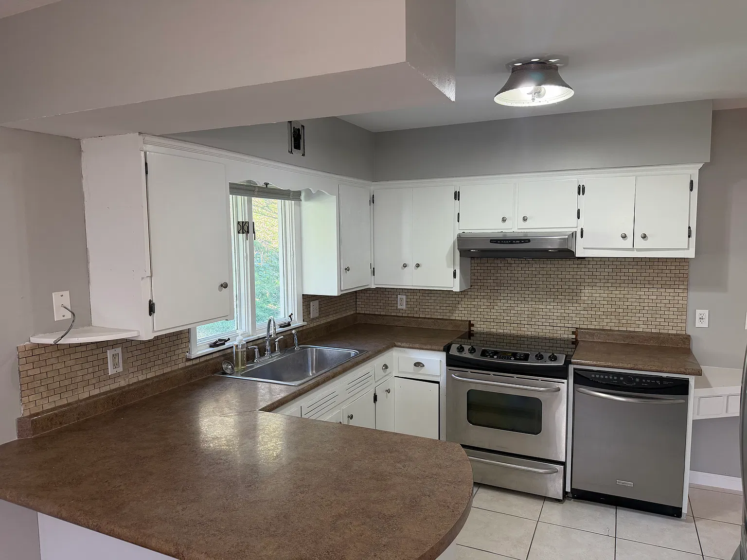 3 bed, 1520 sqft, $1,950 — Photo 4