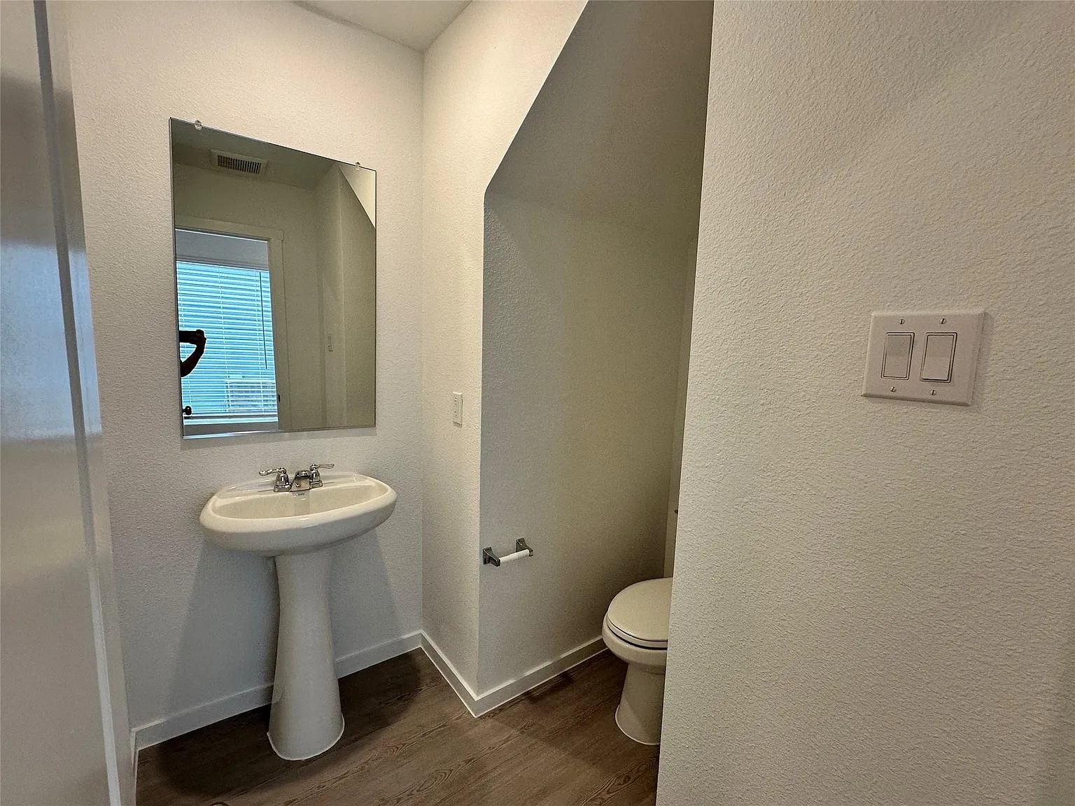 3 bed, 2.5 bath, 1189 sqft, $1,625 — Photo 3