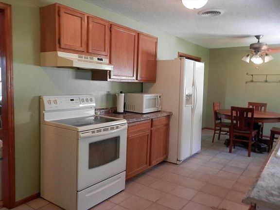 4th image of 408 Lincoln St