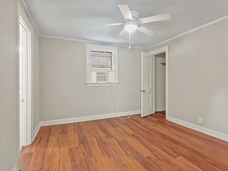 3530 Admiral Dr #UPSTAIRS — Photo 10