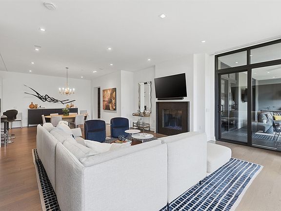 4th image of 2710 Steel St #405