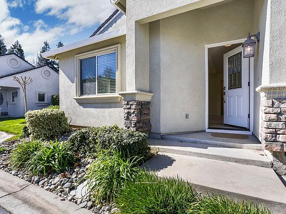 4th image of 600 Village Dr