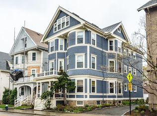 124 Davis Ave #3, Brookline, MA 02445