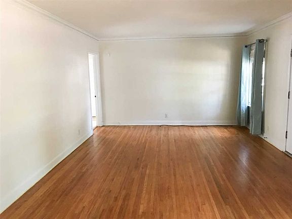 4th image of 214 Waynoka Ln