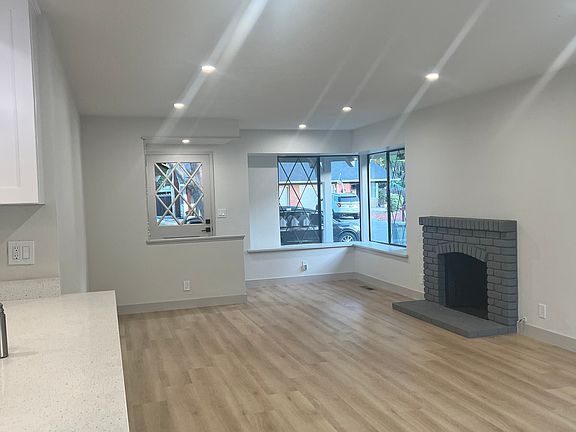 4th image of 18381 Carriage Dr #18381