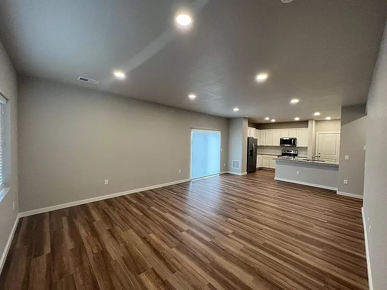 3655 Ronald Reagan Ave — Photo 12
