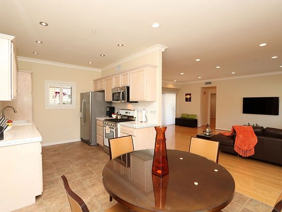5th image of 4447 W Lakeside Dr APT 101