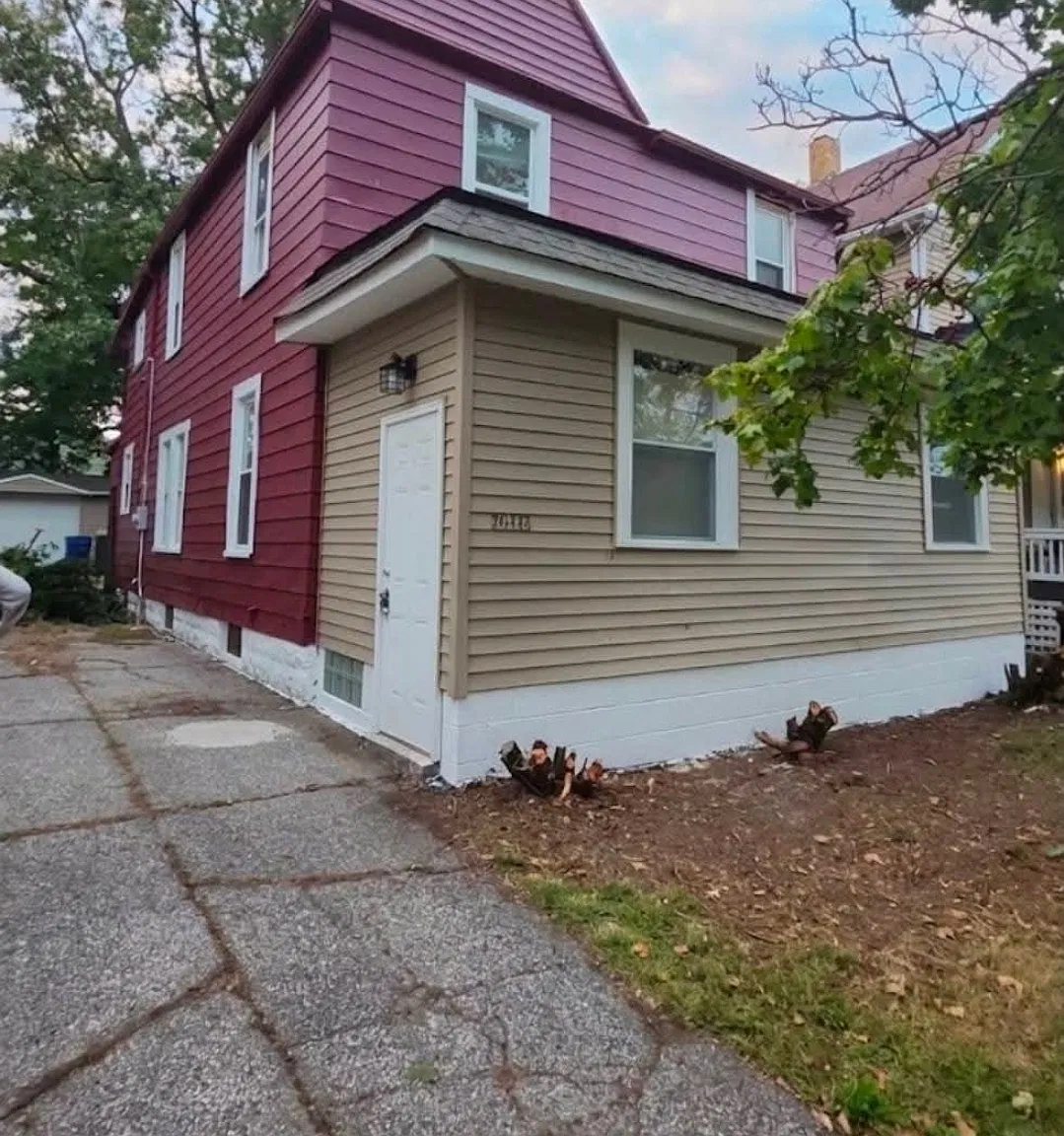5 bed, 2100 sqft, $2,299 — Photo 1