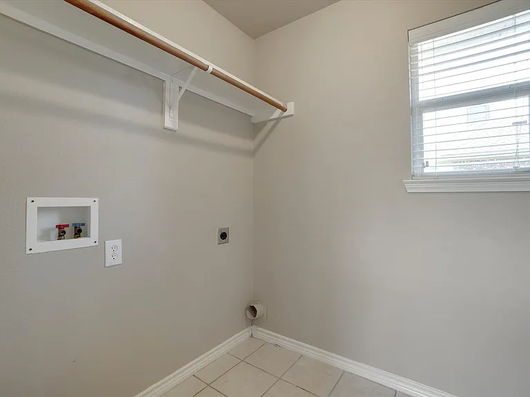 1612 Balboa Ln — Photo 19