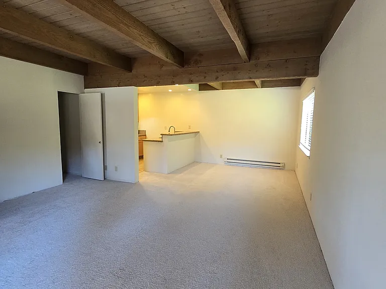 Old County Road Apartments — Photo 28