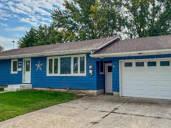 419 10th Ave NE, Hampton, IA 50441
