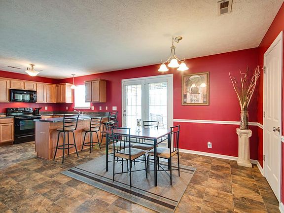 4th image of 404 Niagra Ln