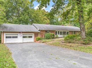 213 Crescent Rd, Winston Salem, NC 27105